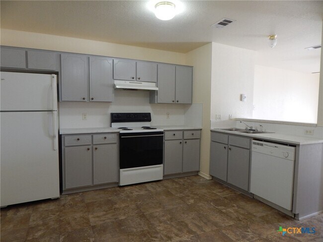 Building Photo - 4501 Deek Dr