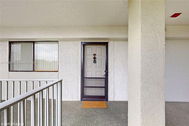 Foto del edificio - 2334 S Cypress Bend Dr