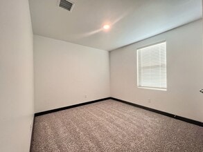 Building Photo - 447 Gallagher St
