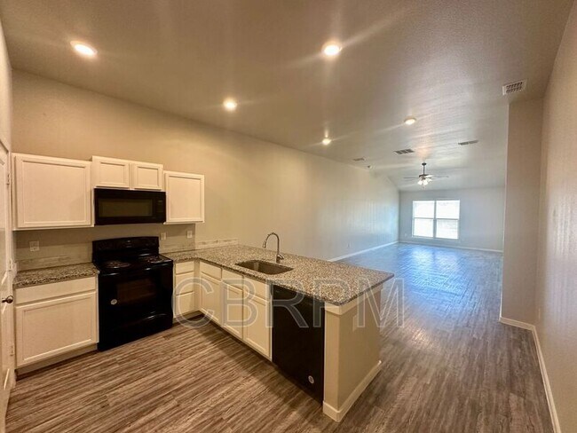 Foto del edificio - 2110 N Avenue J