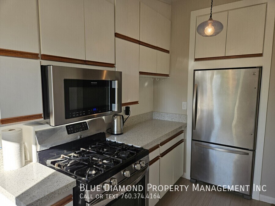 Foto principal - 259 Santa Clara Dr