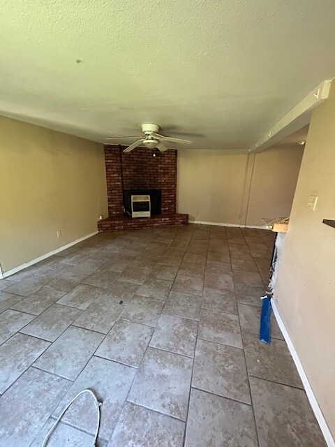 Building Photo - 1620 Oakwood St