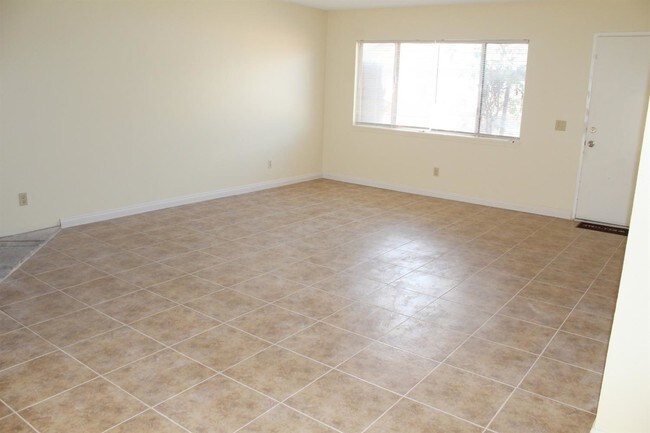 Building Photo - 15893 Sago Rd