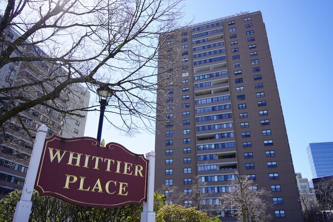 Foto del edificio - 8 Whittier Pl