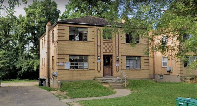 Foto del edificio - 1623 Summit Rd