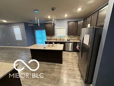 Building Photo - 910 Barmun Dr