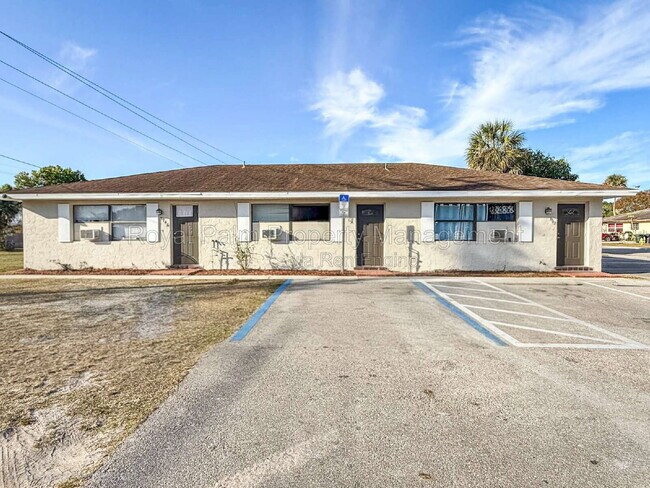 Building Photo - 3744 Estelle Ave