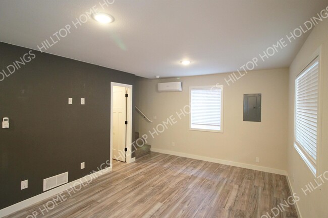 Building Photo - 17 Brookside Rd