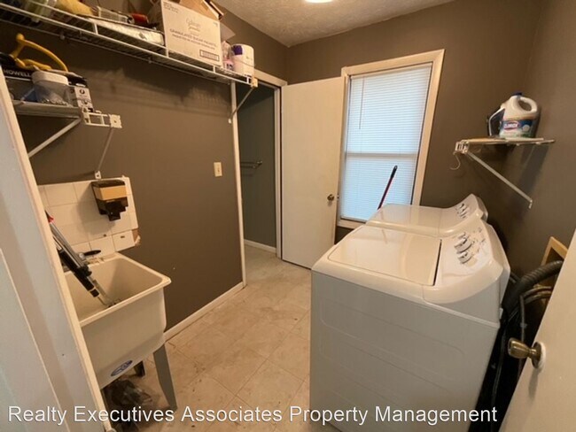 Foto del edificio - 3 br, 2 bath House - 2308 Bradshaw Garden Rd