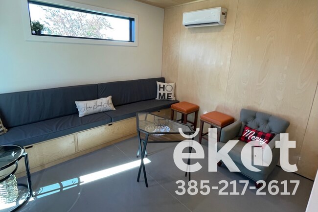 Foto del edificio - 613 Emery St W