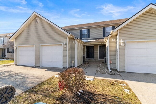 Building Photo - Spacious 3-Bed, 2.5-Bath Home – In-Unit Laundry, 2-Car Garage, and Pet Friendly