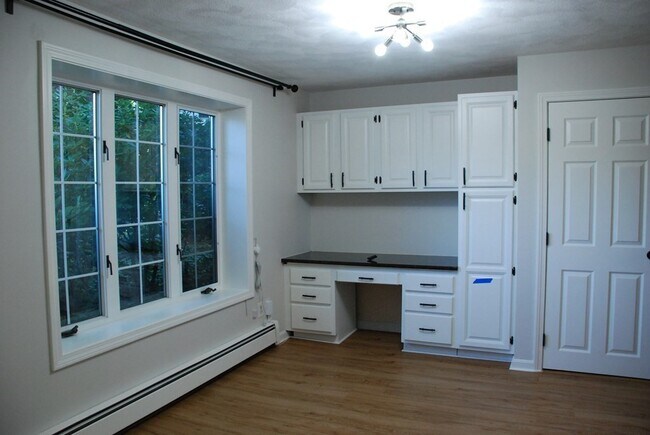 Building Photo - 29 Homeward Ln