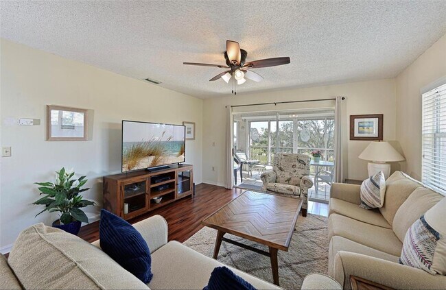 Foto del edificio - 6501 Stone River Rd