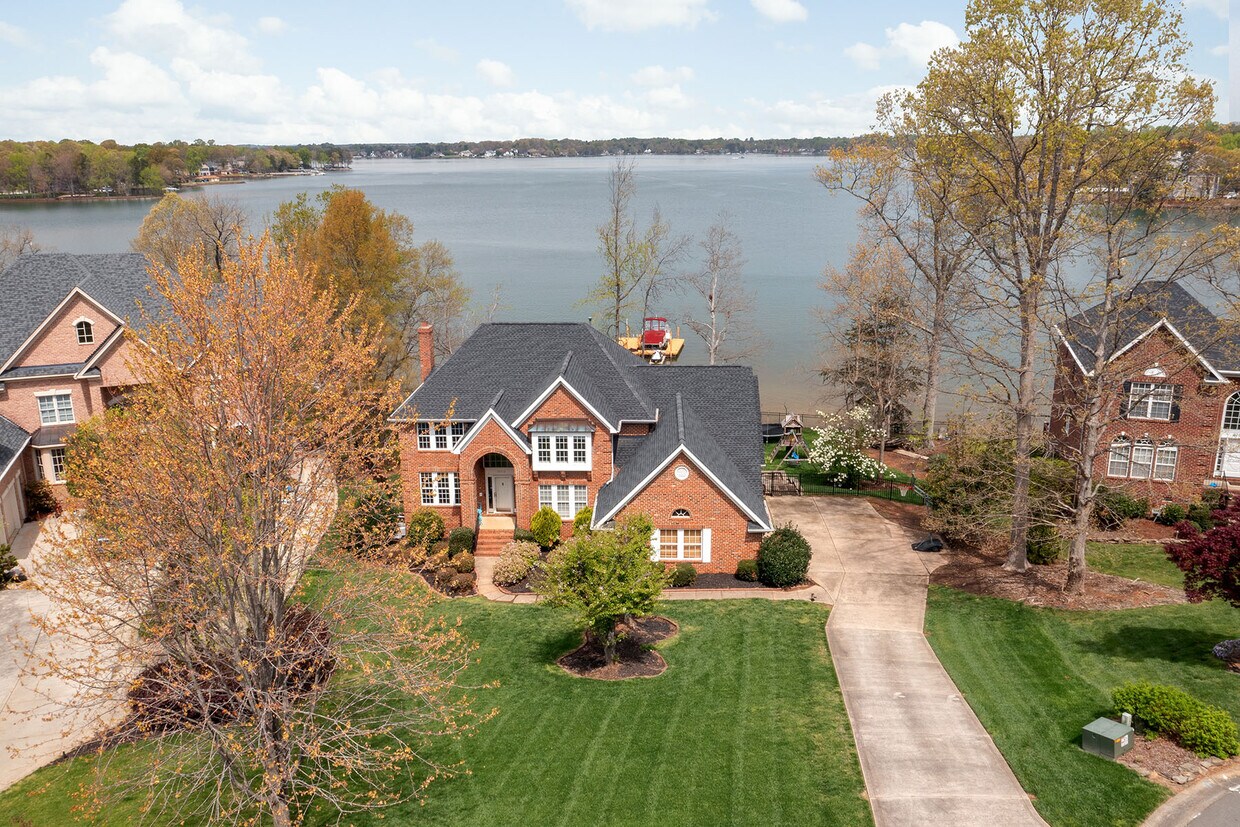 20112 Ridge Dr, Cornelius, NC 28031 House Rental in Cornelius