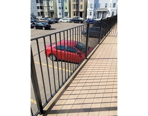 Building Photo - 745 E 6th St