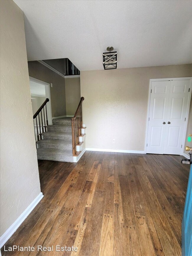 Building Photo - 4 br, 2.5 bath House - 6 Ridgewood Cr