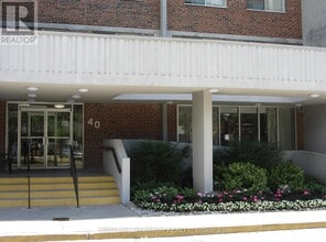 Building Photo - 910-940 WILLIAM ROE Blvd