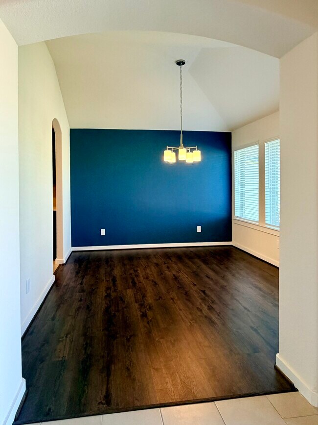 Foto del edificio - 6807 Bardsdale Ct