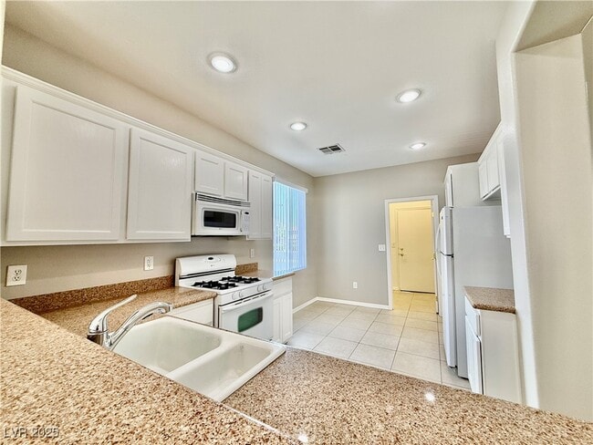 Building Photo - 5147 Progresso St