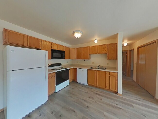 Foto del edificio - Beautiful 2 bedroom apartment with attached garage!