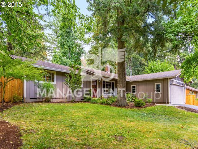 Foto del edificio - Lake Oswego Beautiful Updated  Home Locate...