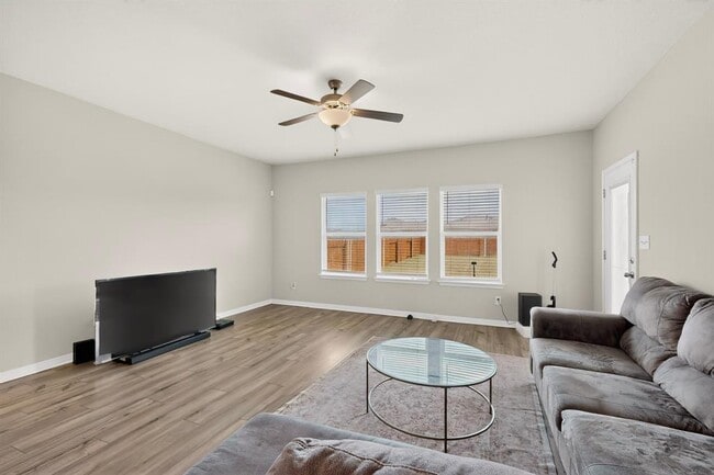 Building Photo - 17617 Fairbridge Ln