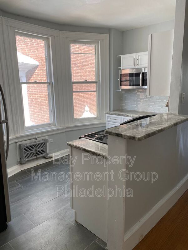 Foto del edificio - 441 E Walnut Ln