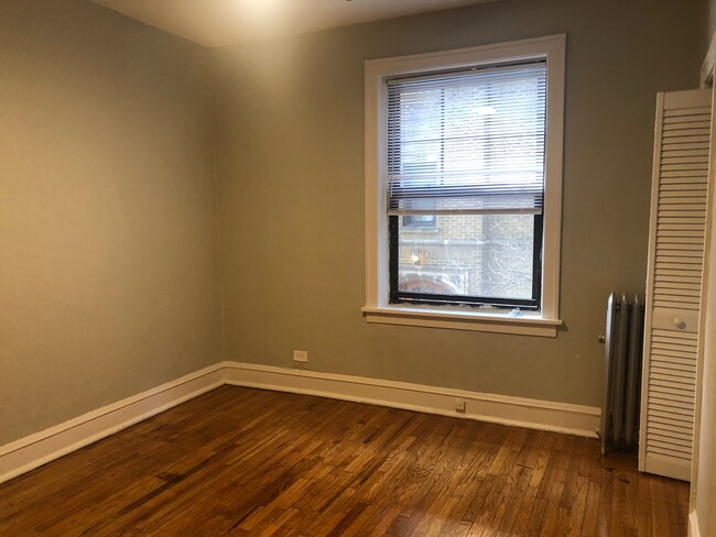 Foto del edificio - 2332 W Addison St