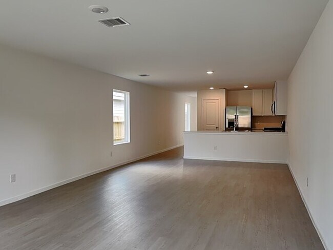 Building Photo - 21059 Santopadre St