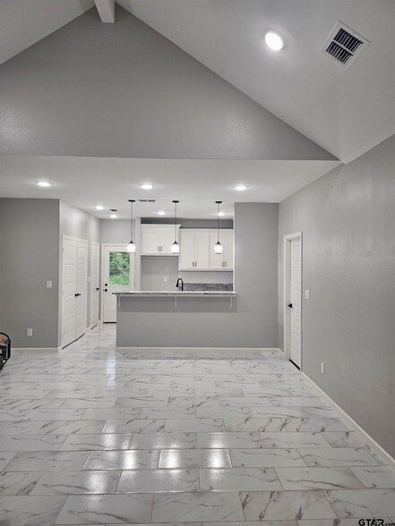 Foto del edificio - 1399 W 2nd St