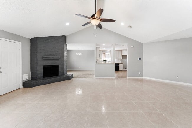 Building Photo - 1819 Freshmeadow Dr