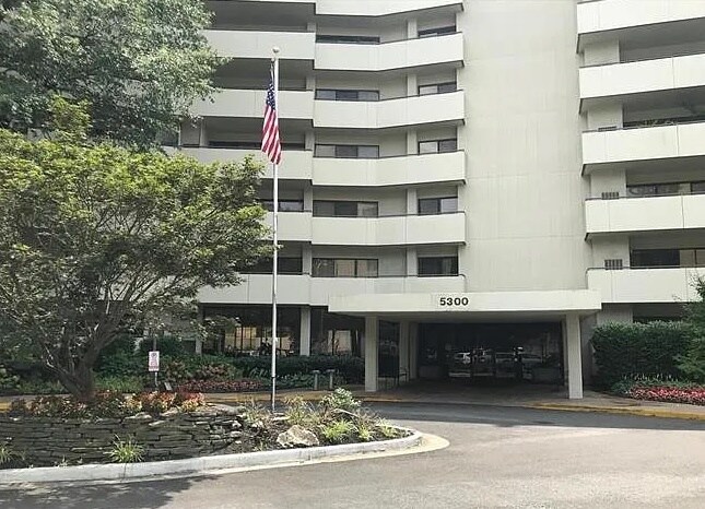 Foto del edificio - 5300 Columbia Pike