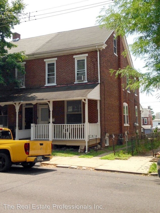 10 W 5th St, Pottstown, PA 19464 Condo for Rent in Pottstown, PA