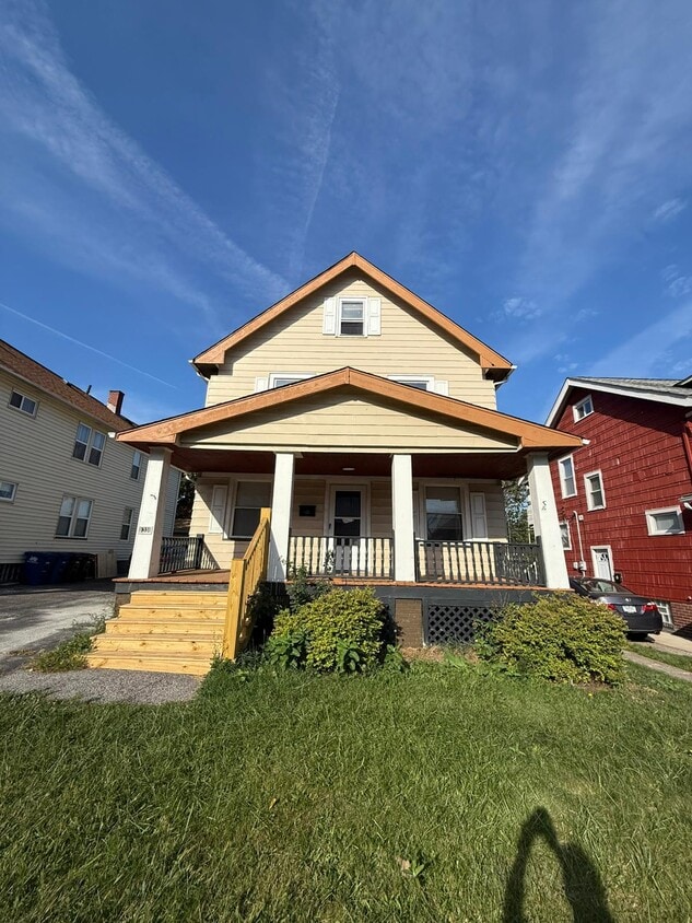 Foto principal - 1336 Thoreau Rd