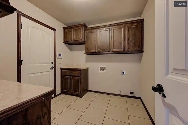 Foto del edificio - 3300 Marilyn Dr