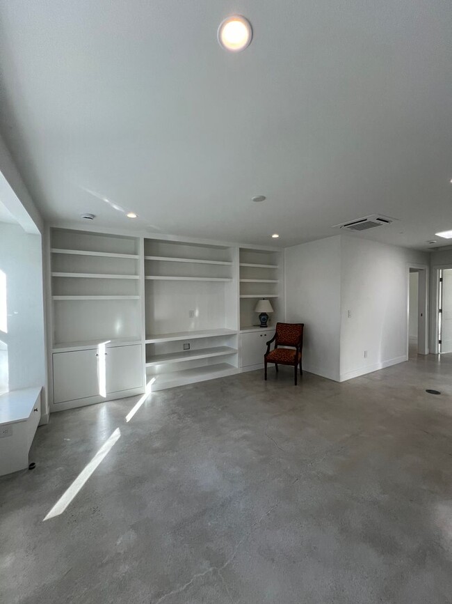 Foto del edificio - New Build 1 bed 1 bath ADU in Wilshire Square