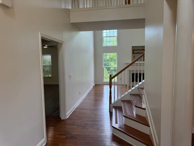 Foto del edificio - Brentwood 4BR Home