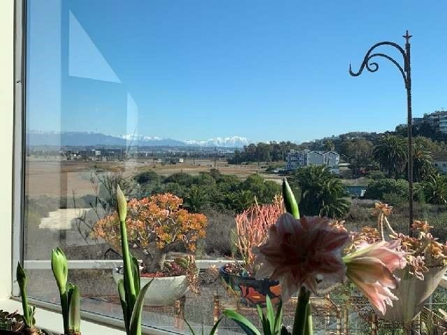 SNOW CAP MOUNTAINS - 6627 Vista Del Mar