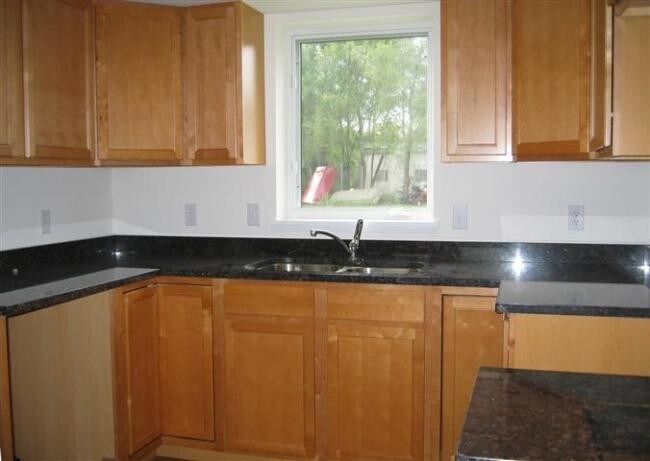 Building Photo - 100 Grove St