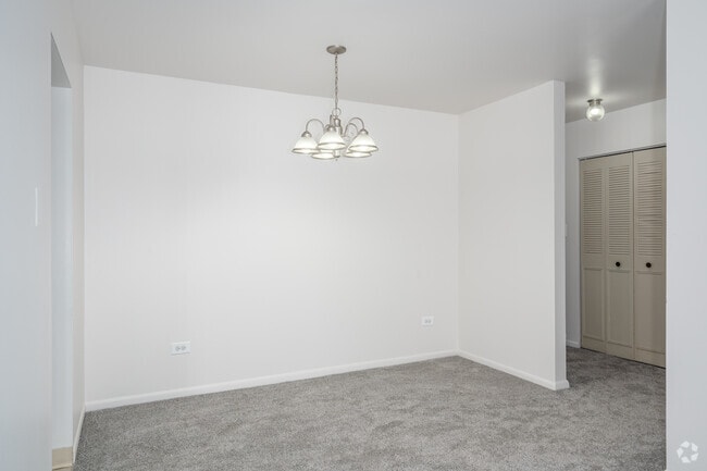 The Deluxe - 2BR, 1.5BA - 887SF - Dining Room - Heritage Senior Apartments - 55 and over