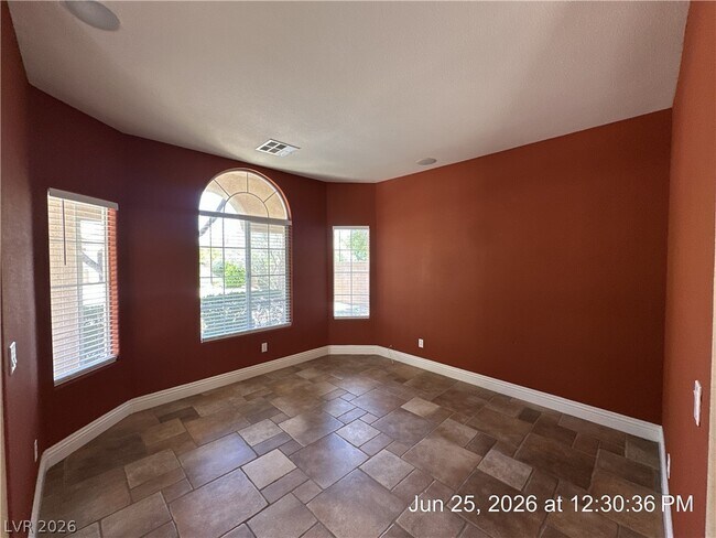 Foto del edificio - 8103 Cheerful Valley Ave