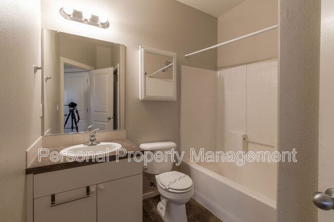 Building Photo - 118 S Main Ave