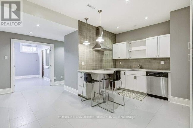 Building Photo - 21 Boylen St