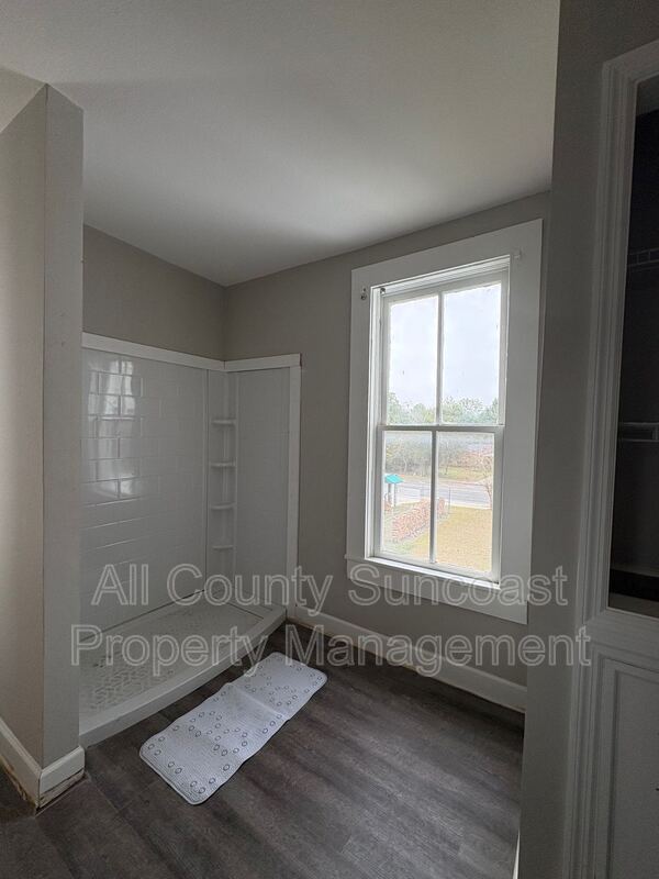 Foto del edificio - 640 E Washington St