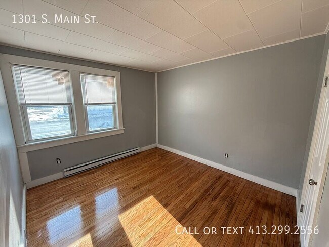 Foto del edificio - 1301 S Main St