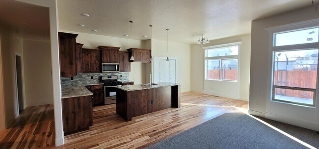 Building Photo - 2593 E Hidden Crk St