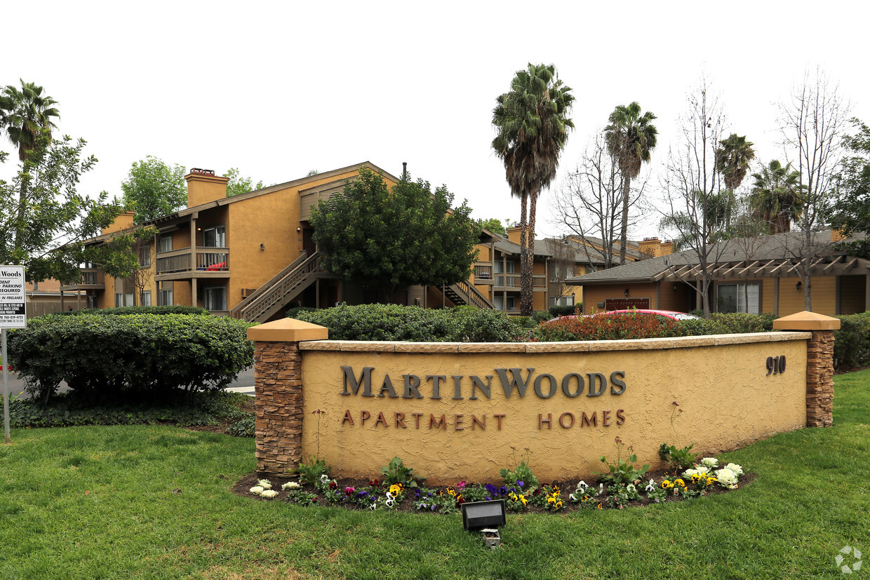 Foto principal - Martin Woods Apartment Homes