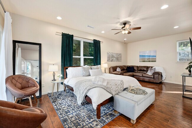 Building Photo - 15100 Railroad Cut Rd