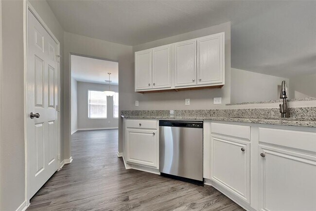 Foto del edificio - 7335 Foxbrook Dr