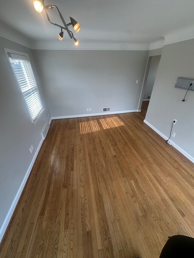 Building Photo - 3602 Ravena Ave